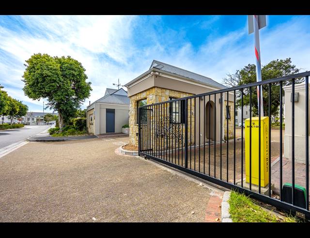 2 BEDROOM APARTMENT FOR SALE IN SILVER OAKS